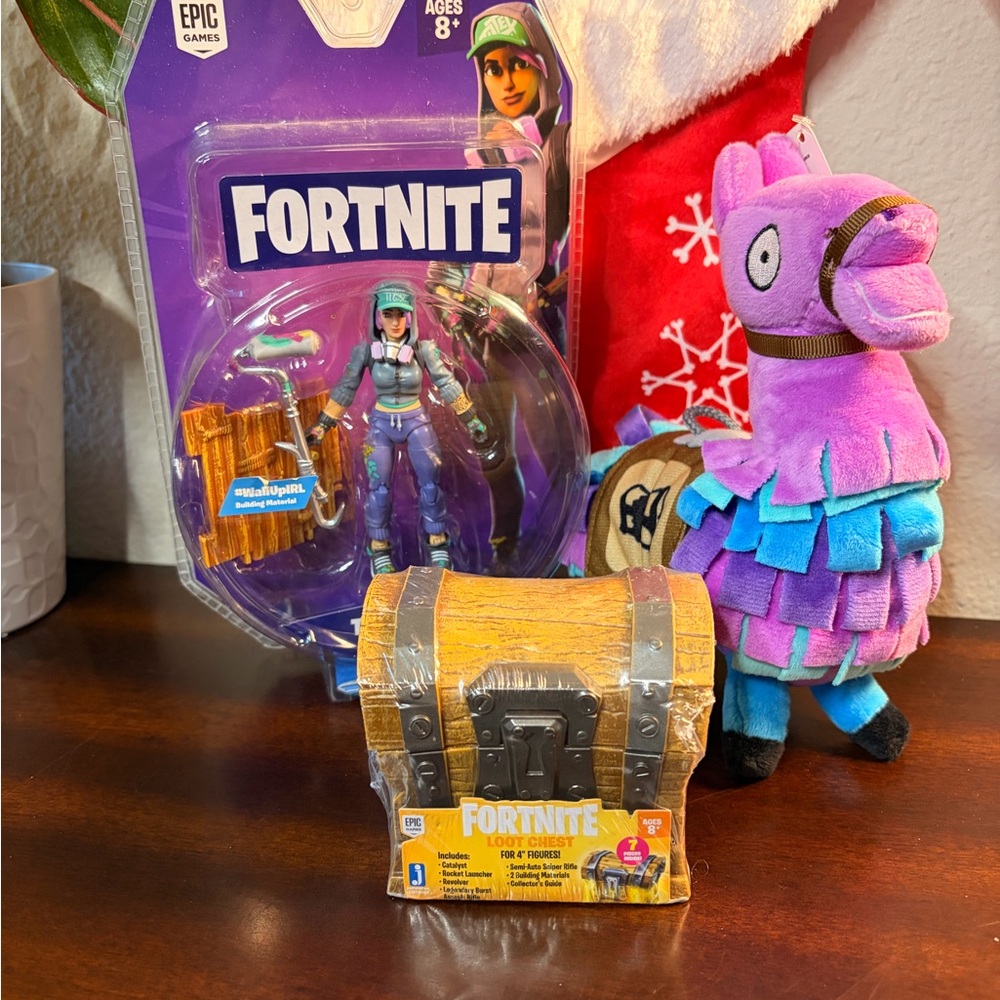 Fortnite Action Figure Loot Chest and Piñata Bundle